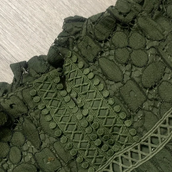 Maeve by Anthropologie Angelica lace top in dark olive green size 8 - Picture 4 of 4